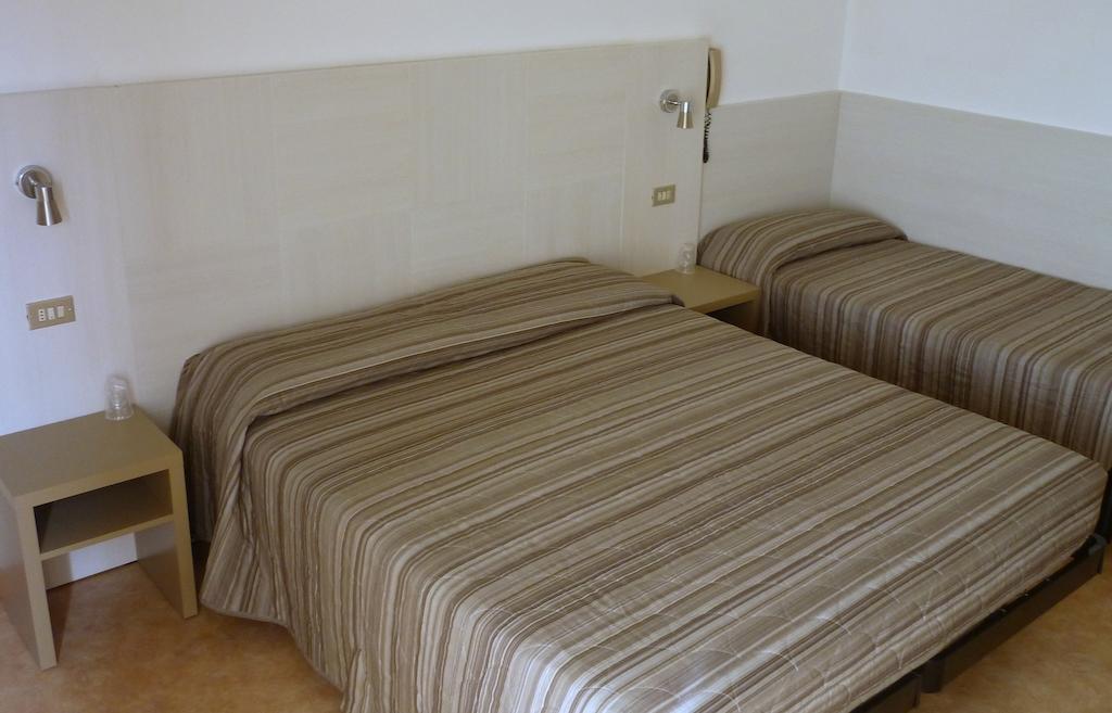 צ'סנטיקו Hotel Solemare חדר תמונה